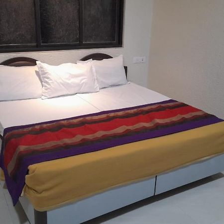 Shraddha Hotel 뭄바이 외부 사진